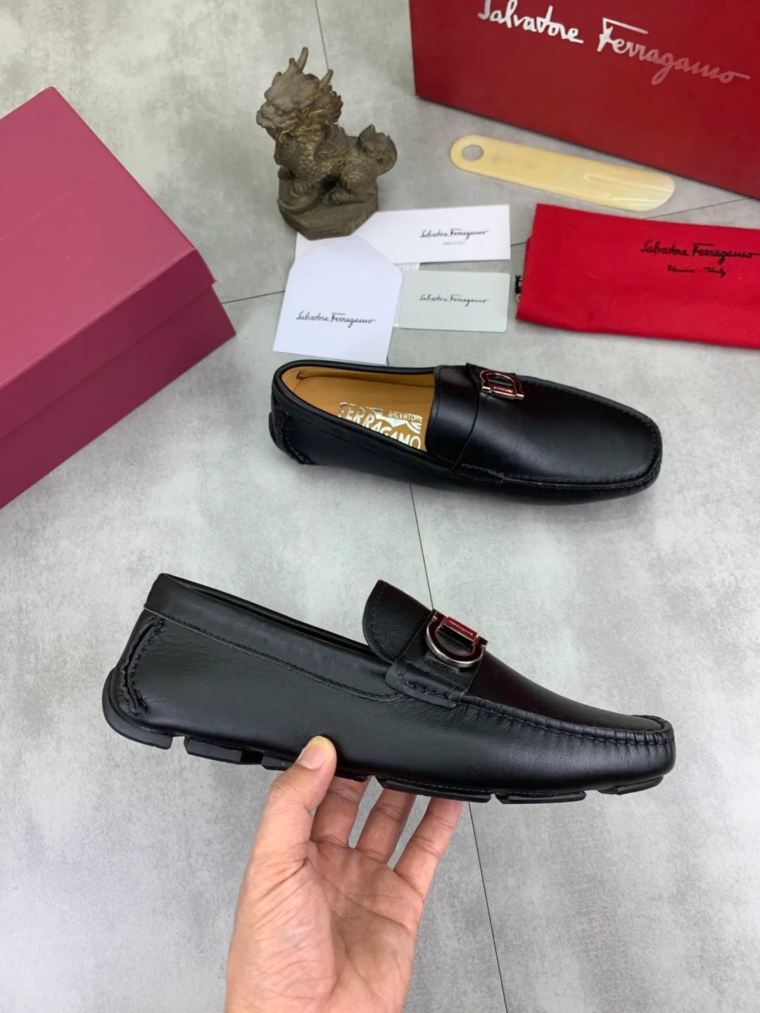 Men's shoes 💰P542 New model, high quality [Ferragamo/Ferragamo] Latest lazy slip-on shoes Original imported calfskin, imported cowhide lining + original luxury metal buckle + original combination outsole Comparison without pressure Code number: 38-45